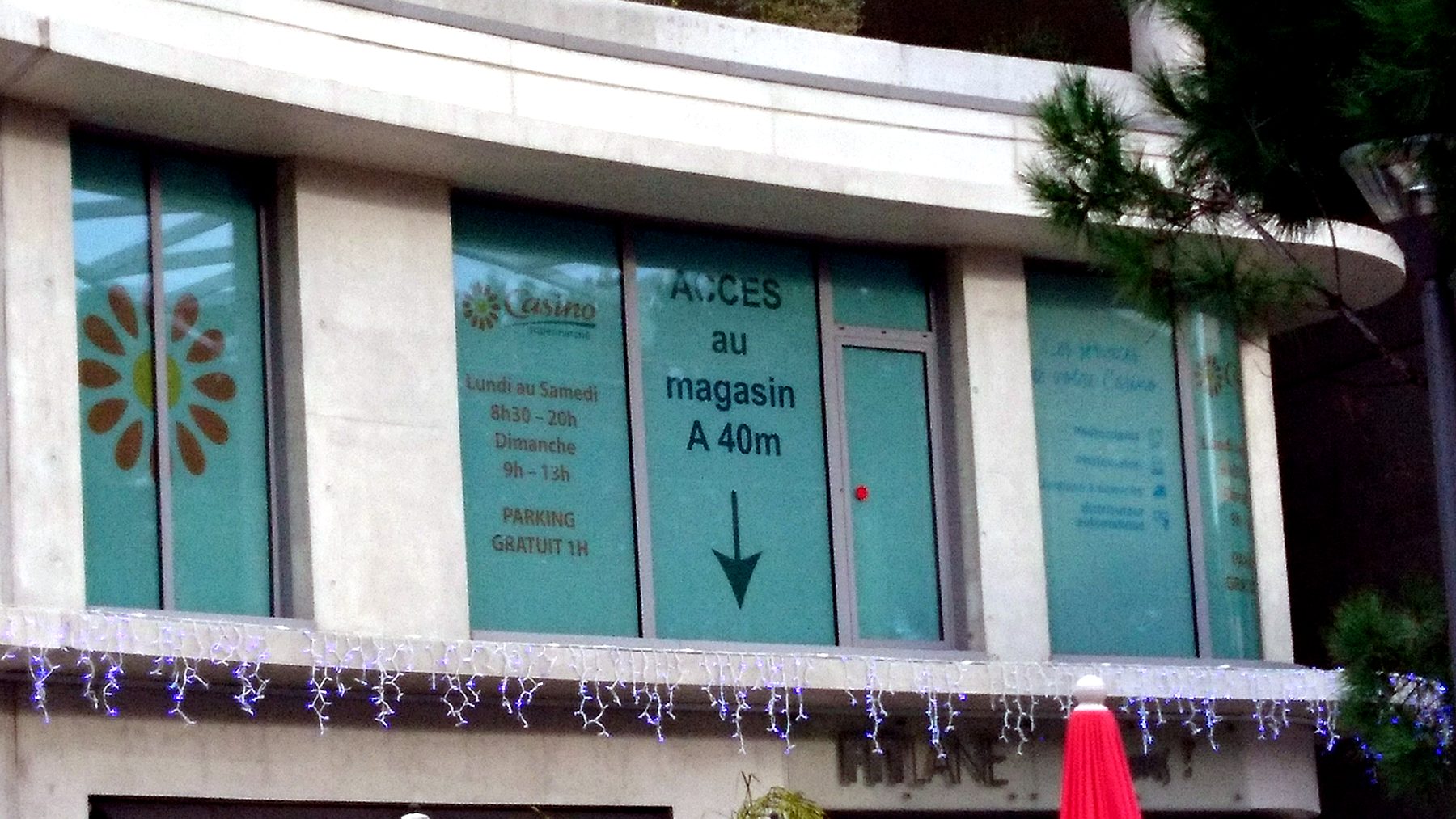 Adhésif vitrine — 162_adhesif-vitrine-enseigne-pose-chantier