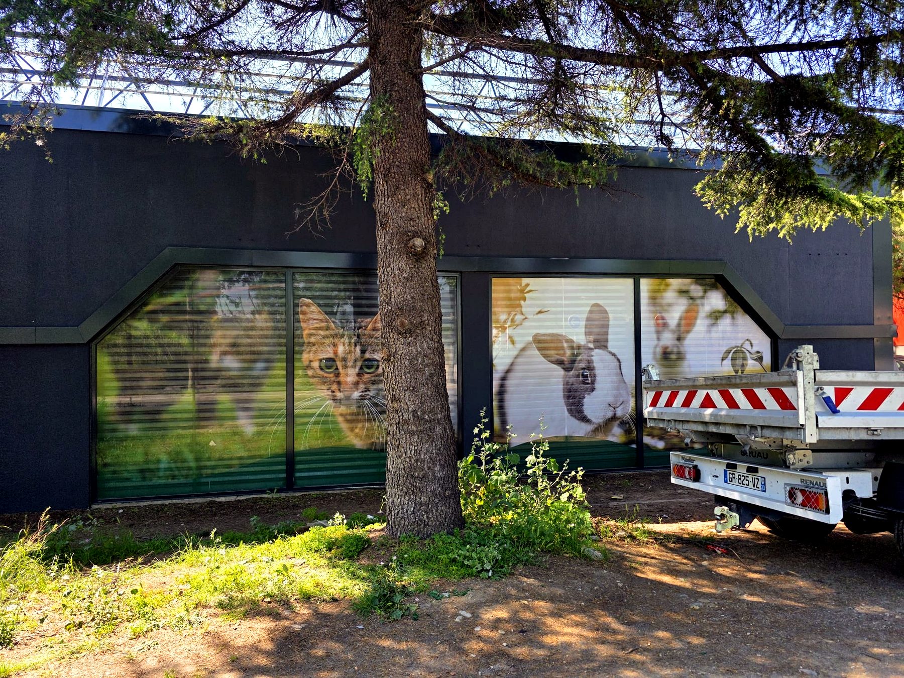 Adhésif vitrine — 179_marquage-camion-protection-environnement