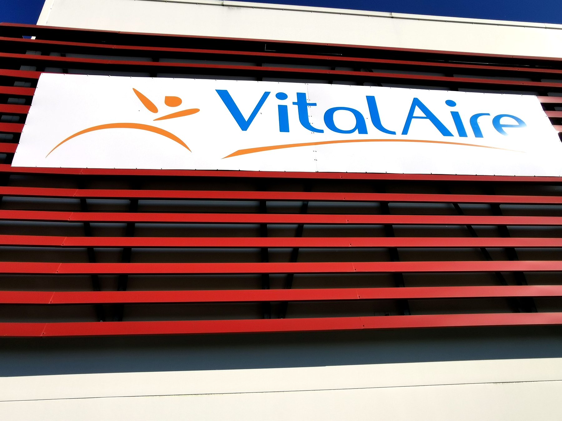Enseigne dibond — 104_caisson-led-vital-aire-v2