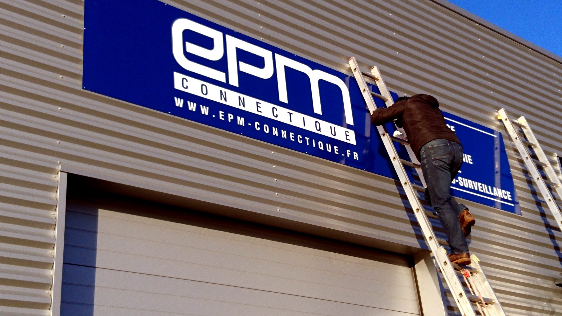 Enseigne dibond — 137_caisson-led-epm-connectique