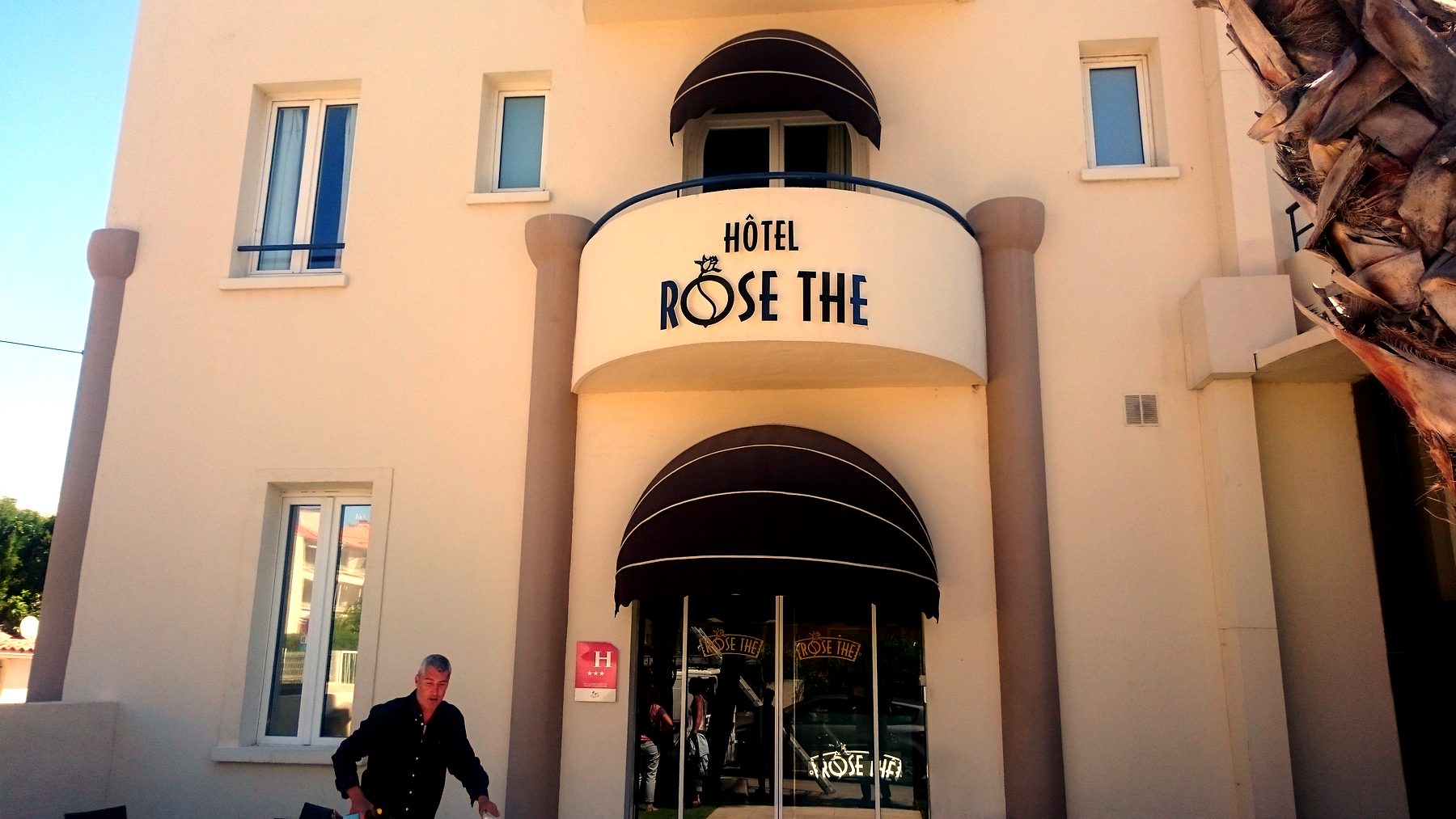 Enseigne lumineuse — 065_enseigne-relief-le-rose-the