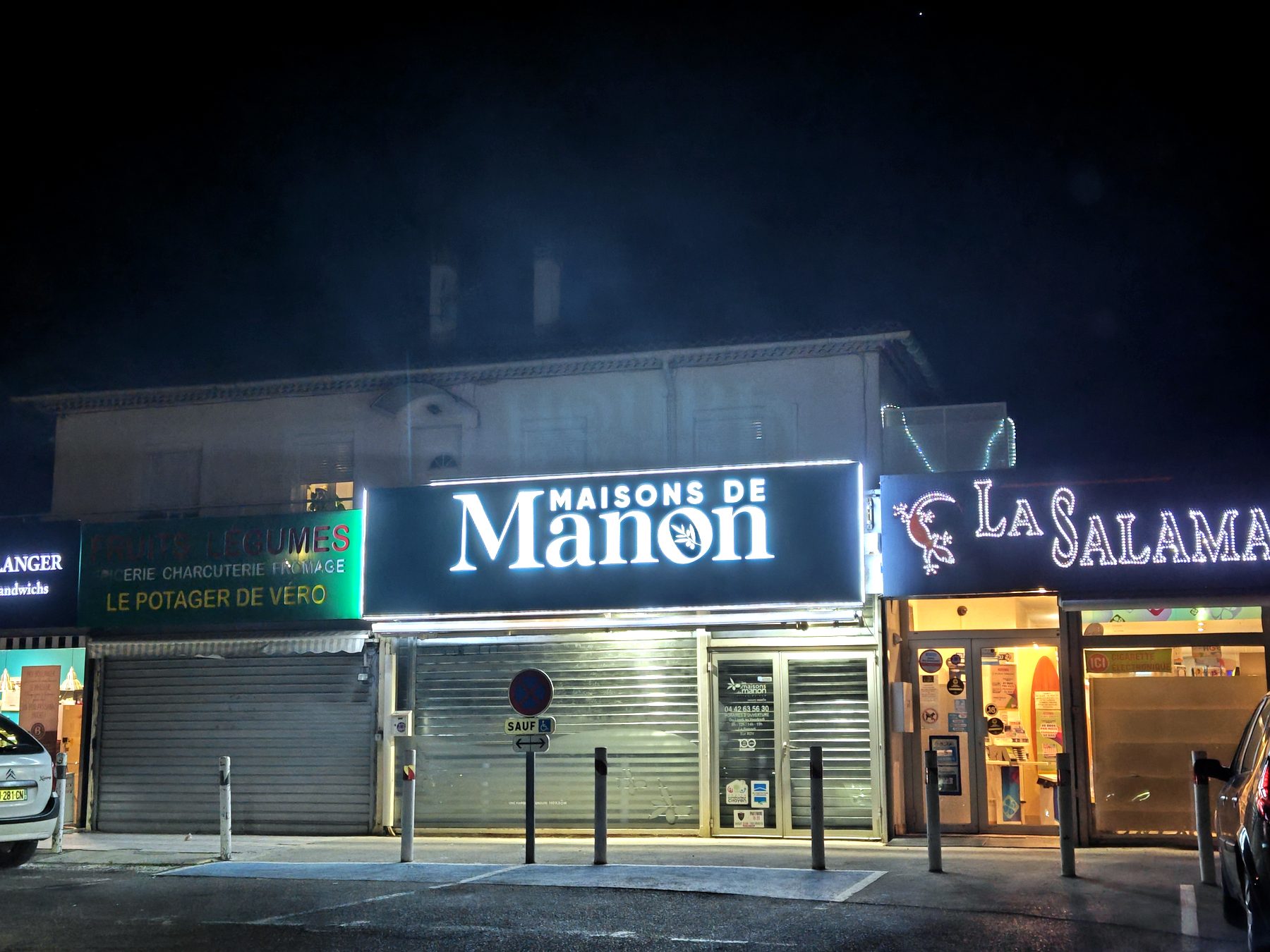 Enseigne lumineuse — 127_enseignes-centre-commercial-v2